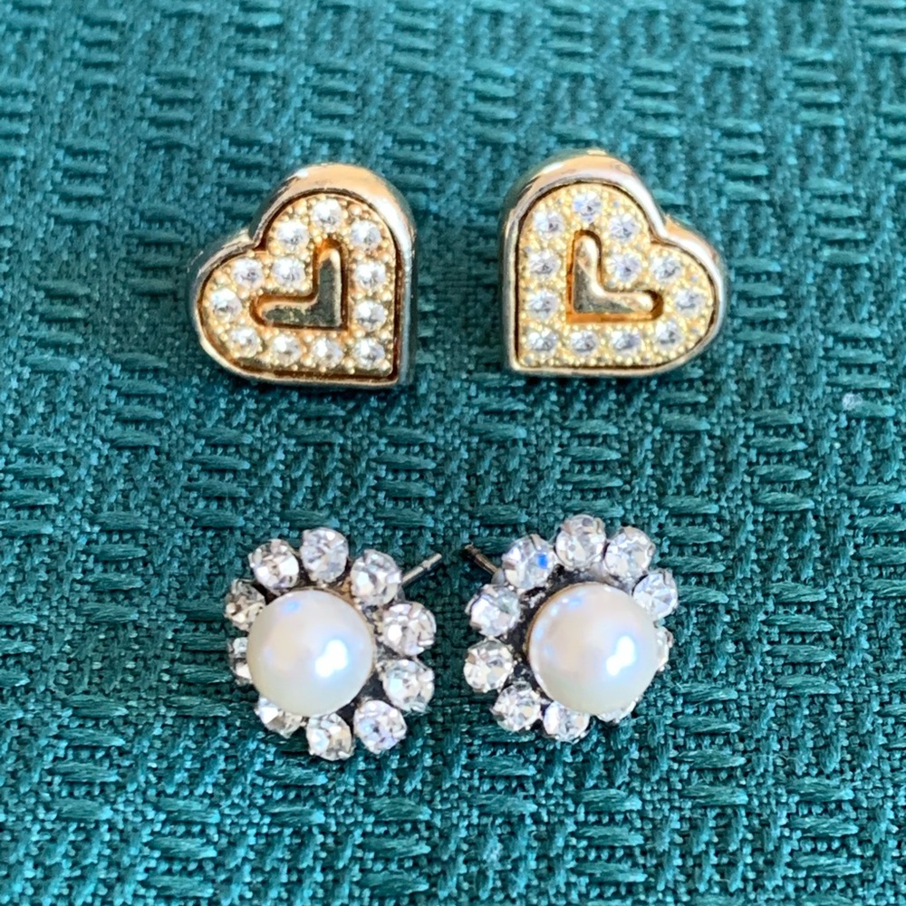 2 Pairs of Vintage Stud Earrings Avon Gold Tone Hearts Faux Pearl Rhinestone
